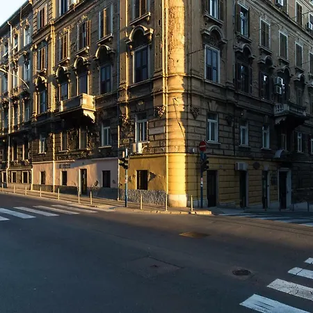 Apartment Center Romantic *